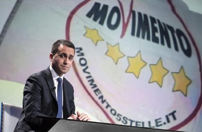 Di Maio (M5s): "Pronti a trattare con Renzi sulla legge elettorale"