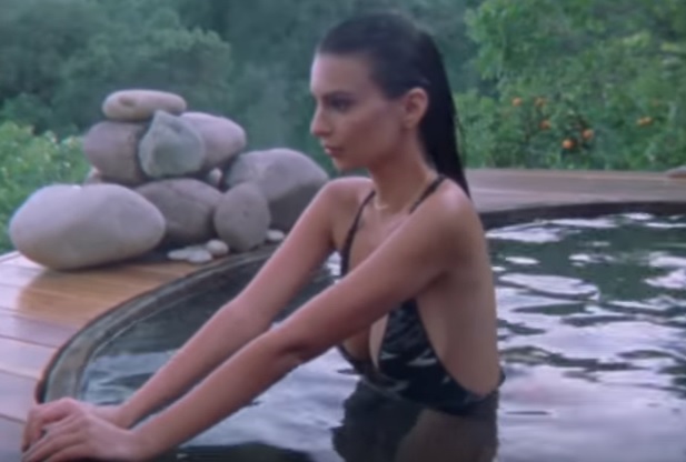 Emily Ratajkowski su Instagram: VIDEO stile vintage fa impazzire i fan