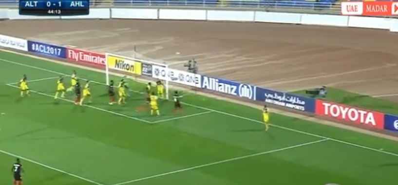 Ribeiro come Mihajlovic: gol incredibile su punizione