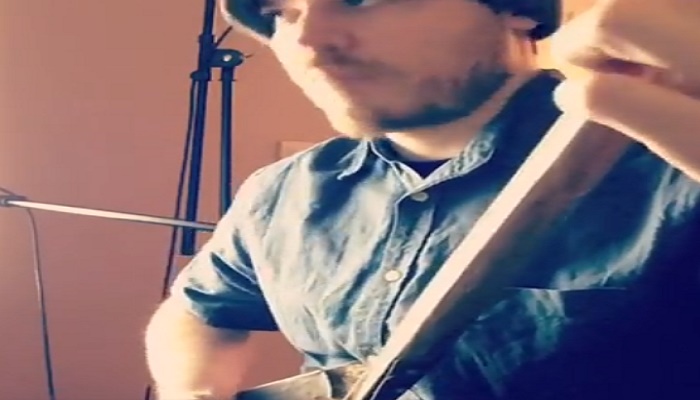 Suonare heavy metal con la pala da lavoro è possibile