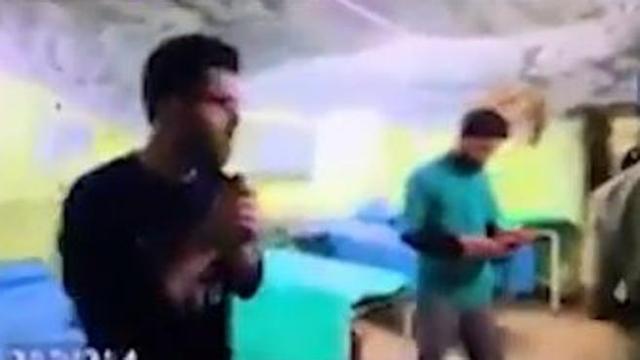 YOUTUBE Siria, una bomba colpisce l'ospedale dove curavano le vittime del gas