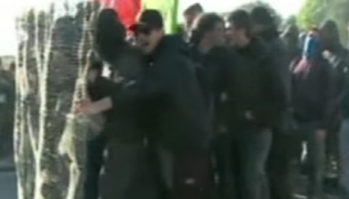 Lucca, G7 Esteri. Duri scontri tra polizia e centri sociali