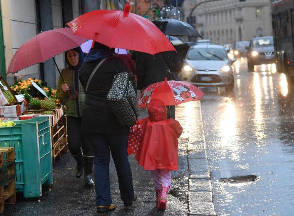 Meteo ponte 1° maggio: sole e freddo fino a lunedì, poi torna la pioggia