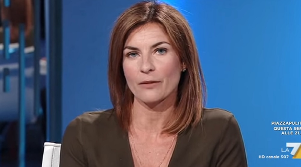 YOUTUBE Alessandra Moretti, gaffe a Otto e mezzo: "A Roma un bambino è morto per un ratto"