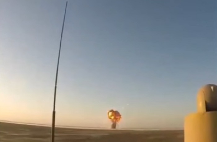 Esplode bomba: onda urto investe la telecamera