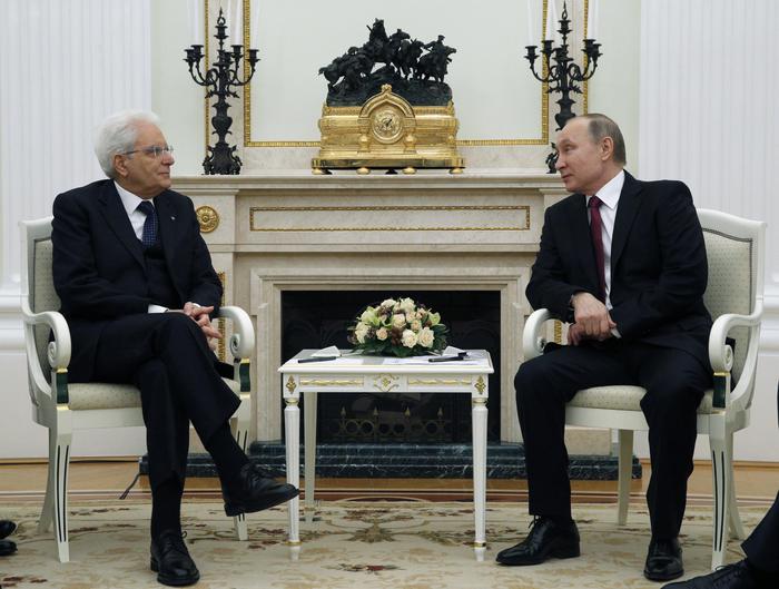 Siria, Putin: "Altri attacchi chimici, saranno i ribelli a uccidere e mentire"