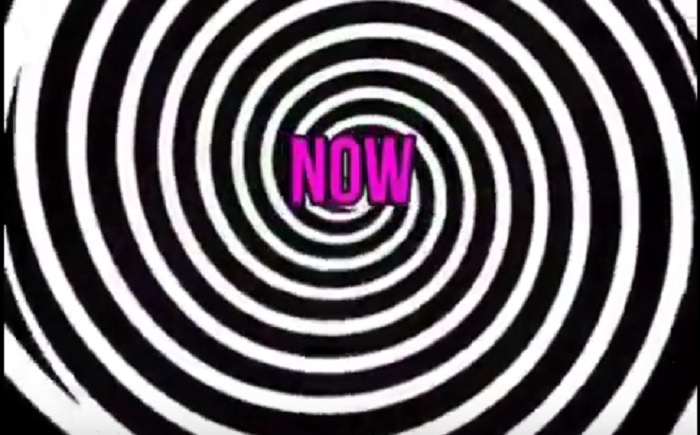 YOUTUBE Illusione ottica, fissate i cerchi 10 secondi poi guardatevi la mano