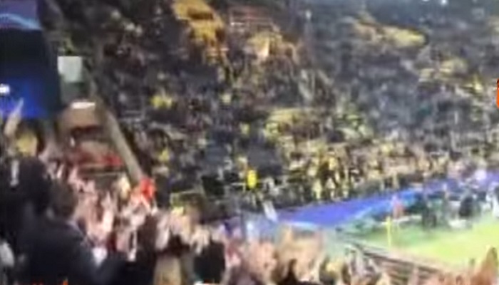 Borussia Dortmund, il coro dei tifosi del Monaco a sostegno degli avversari