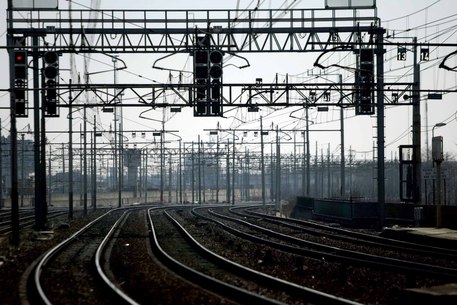 Livorno, Giordano Cerro, 18 anni, sale sul tetto di un treno e muore folgorato
