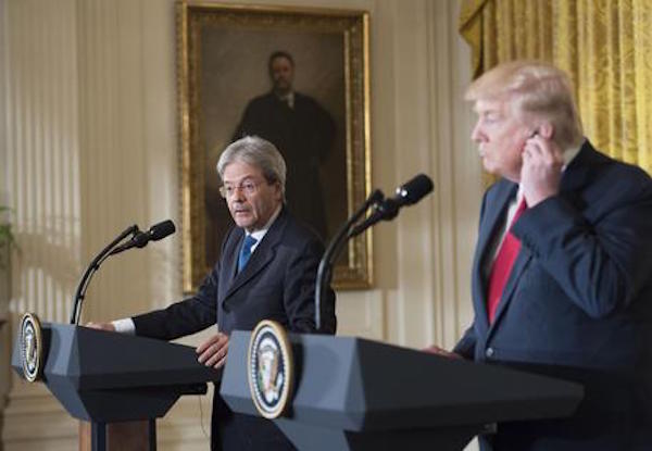 Donald Trump: "Ho parlato con Gentiloni. L'Italia pagherà di più per la Nato"