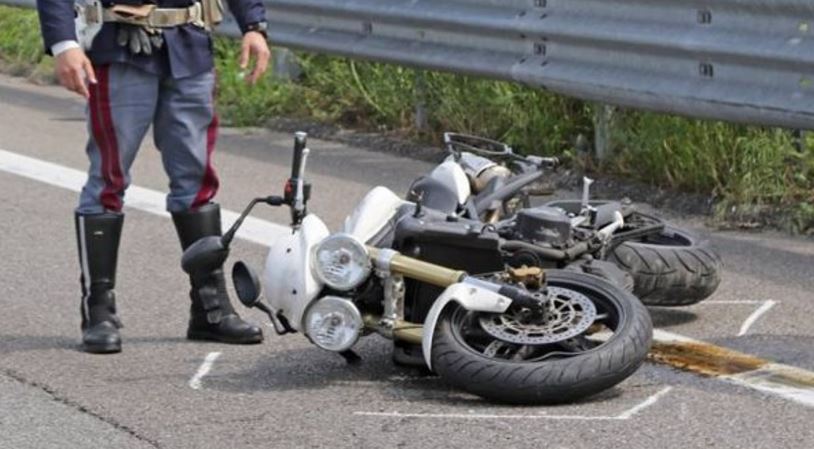 Milano, si schianta con la moto rubata: muore 18enne