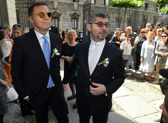 Milano, Ivan Scalfarotto si è sposato con il compagno