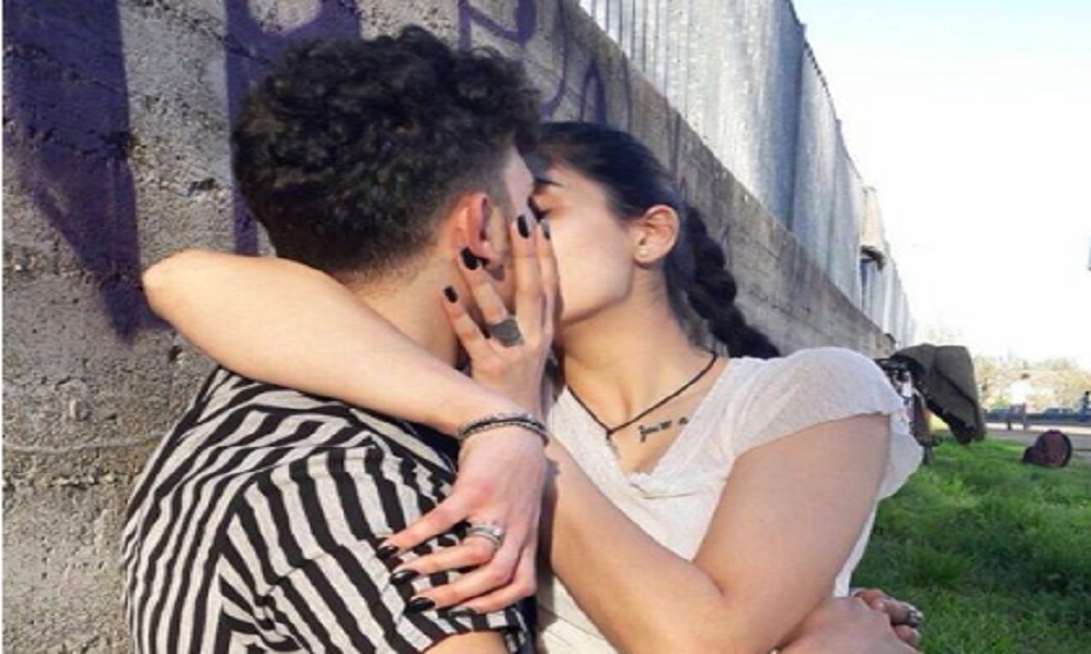 Izabella e il post su Facebook dedicato al fidanzato