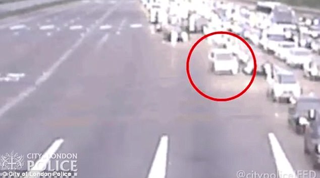 Londra, truffa compagnia assicurazioni accusando altro automobilista