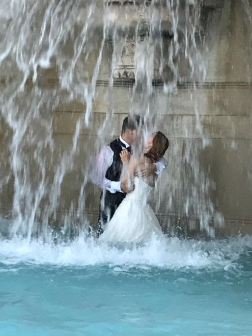 Roma: neo sposi, book fotografico nel Fontanone del Gianicolo
