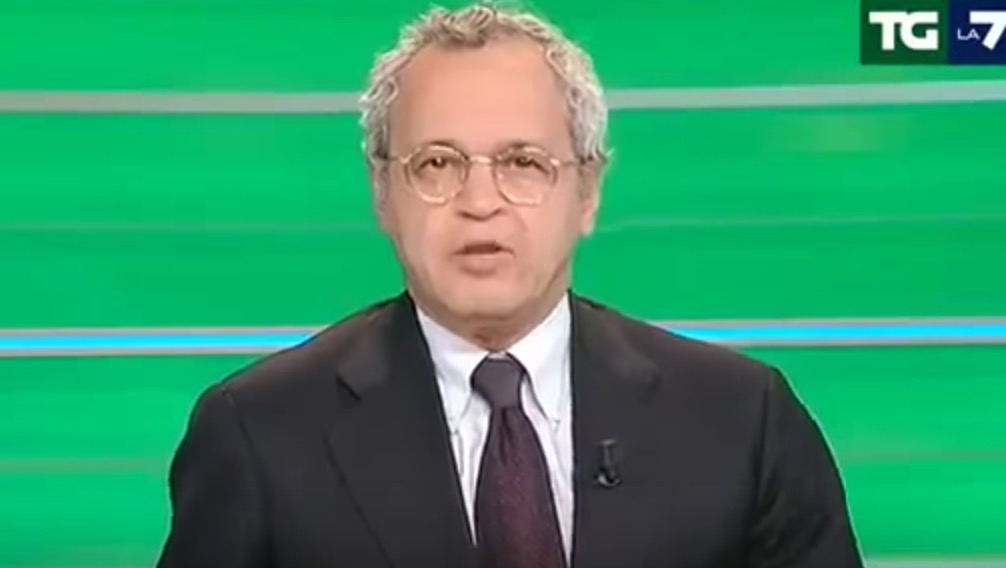 YOUTUBE Enrico Mentana: "Beppe Grillo ci ha fatto due blog così con la libertà di stampa"