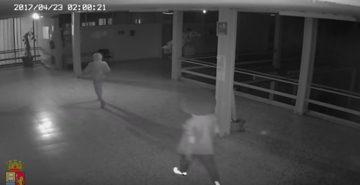 YOUTUBE Taranto, vandali a scuola: il video che li incastra