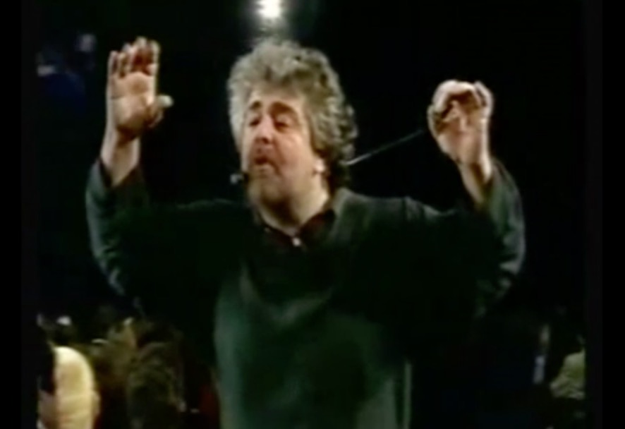 YOUTUBE Beppe Grillo contro i vaccini: ecco cosa diceva nel 1998