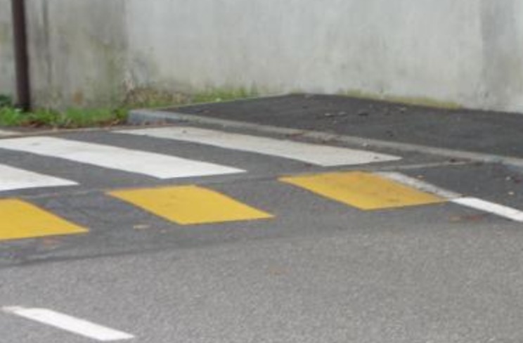Vidracco (Torino), cade in bicicletta per un dosso e resta invalido: sindaco a processo