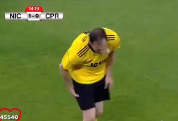 YOUTUBE Massimiliano Allegri, infortunio durante la partita del cuore