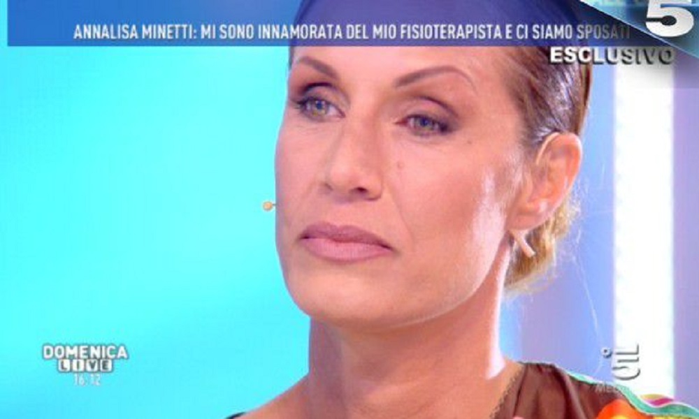 Annalisa Minetti a Domenica Live: "Ho rischiato di perdere mio figlio"