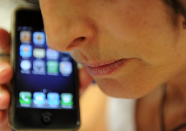 Rincari a sorpresa nelle tariffe telefoniche, Agcom: "Nessuna penale a chi lascia operatore"