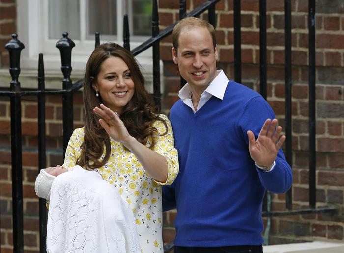 Kate Middleton, chiesti 1,5 mln di euro di danni per foto "rubate" pubblicate su Closer