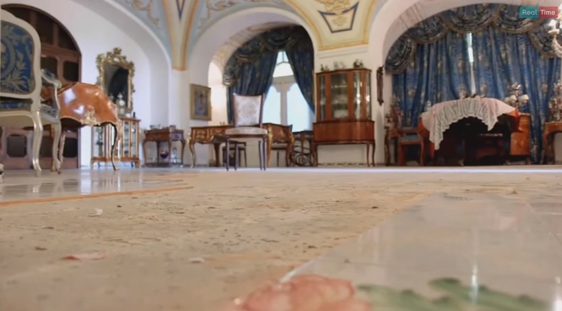 YOUTUBE Antonio Polese, durante veglia funebre Boss delle cerimonie le mattonelle sotto la bara...