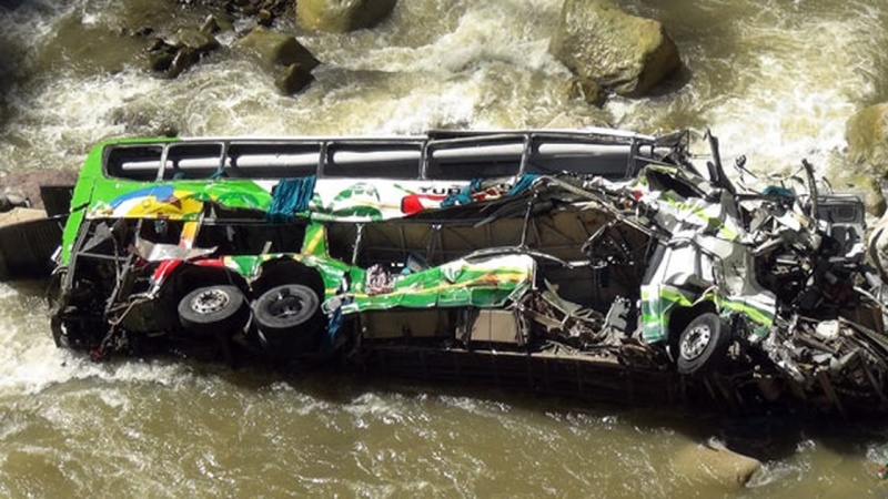 Tanzania, scuolabus precipita nel fiume: almeno 29 bambini morti