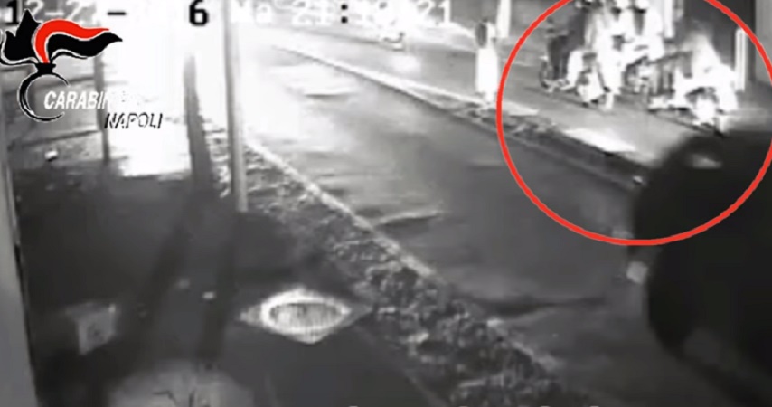 Tentato omicidio a colpi di pistola per uno scooter: baby gang arrestata a Torre Annunziata