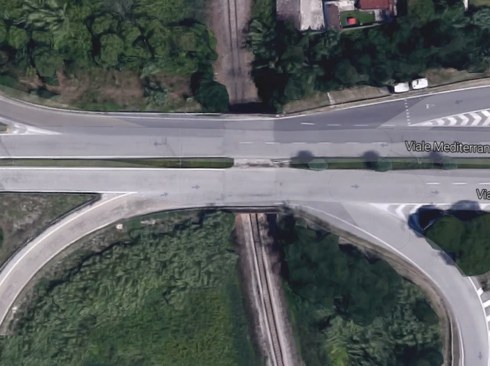 Borgo San Giovanni di Chioggia, segni di cedimento sul ponte: divieto di transito ai tir