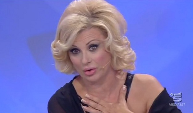 Tina Cipollari contro Gemma Galgani: "Alla sua età cerca ancora s..."