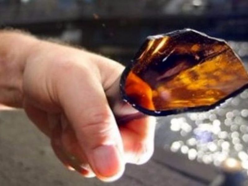 Napoli, profugo minaccia poliziotti con bottiglia rotta per sfuggire all'arresto
