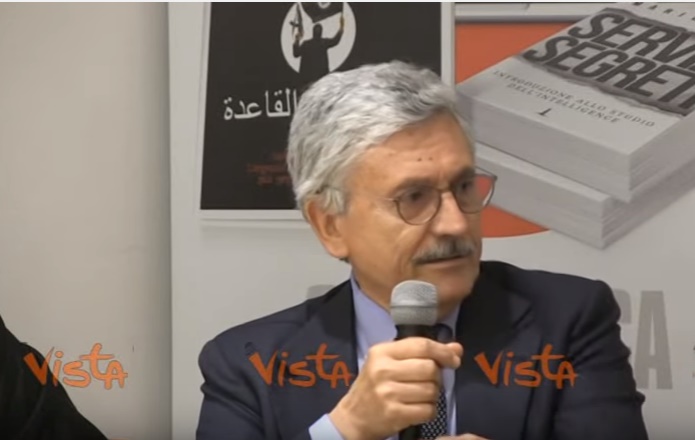 YOUTUBE Massimo D'Alema: "Antropologicamente, un arabo e un calabrese non li distingui"