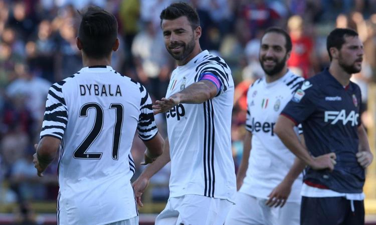 Tifoso Bologna a Radio International: "Spero che l'aereo della Juventus cada" AUDIO