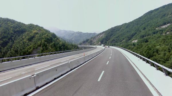 E45, cedimento strutturale sullo svincolo di Canili: chiusa tratta