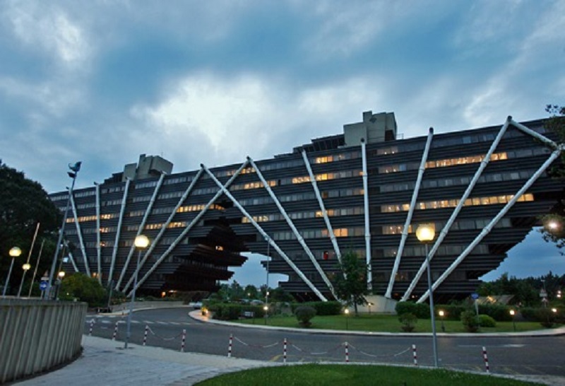 Roma exodus: Sky, Mediaset.... Anche Esso in fuga dalla Capitale