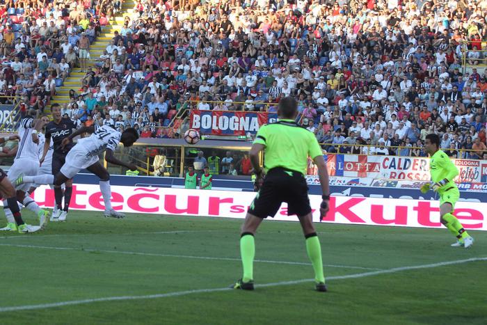 "Aereo Juventus deve cadere": sospesa trasmissione "Made in Bo"