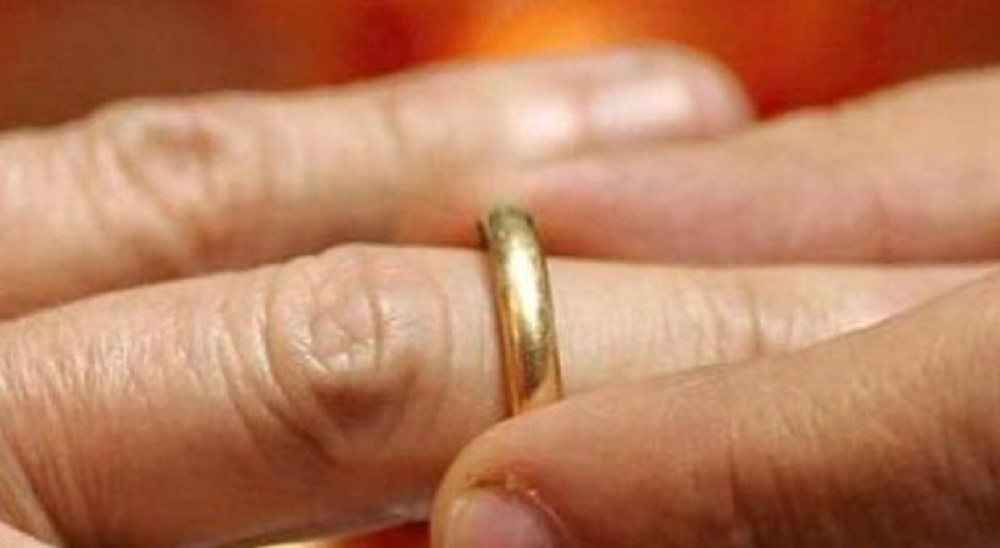 Livorno, Anna Maria Daga muore in ospedale. Figli denunciano: "Le hanno rubato la fede dal dito"