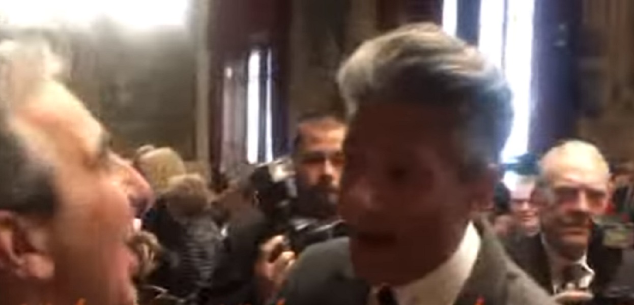 Fiorello a Gasparri: "Pensavo vivessi solo su Twitter"