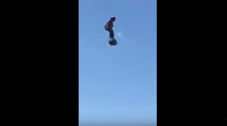 Inventa la tavola volante di "Ritorno al futuro"