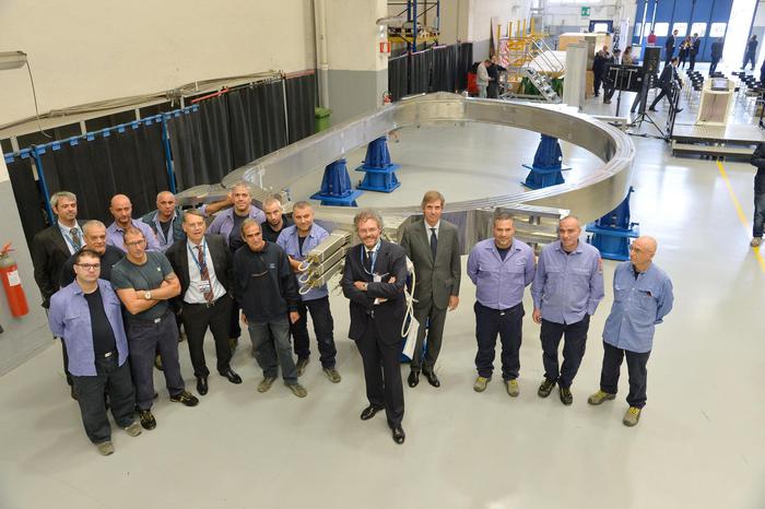 Il super magnete per produrre energia pulita dalla fusione nucleare: sperimentazione dal 2025