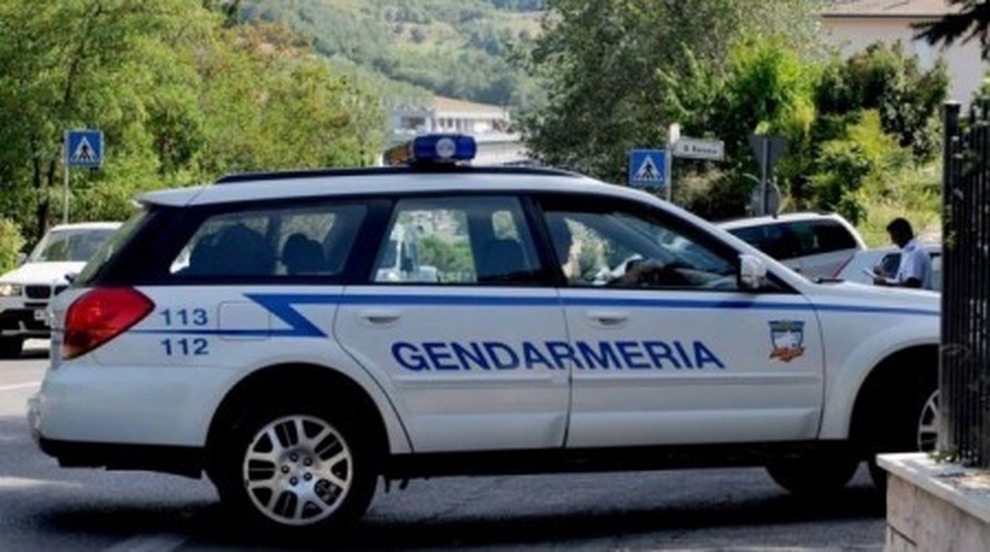San Marino, ruba pistola al militare e si uccide. La famiglia: "Doveva pensare alla figlia"