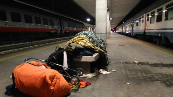Trieste, picchia e violenta una minorenne alla stazione: arrestato richiedente asilo