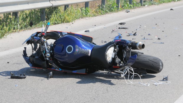Donato Nolè muore in moto a 26 anni: scontro con un Suv a Torino