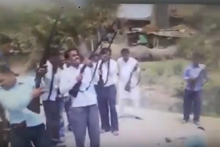 India, al matrimonio parte un colpo di fucile e muore il padre della sposa