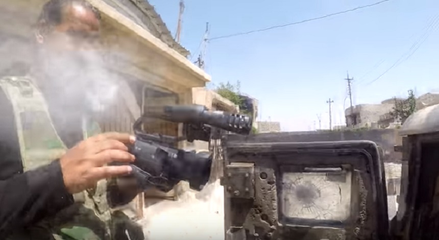 YOUTUBE GoPro salva giornalista a Mosul: telecamera devia colpo cecchino