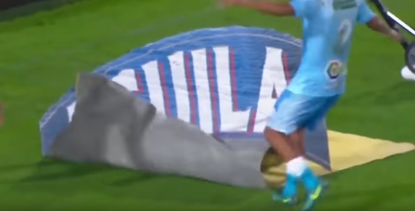 Colombia, segna una rete e si arrotola nello striscione a bordo campo