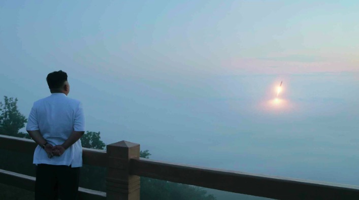 Corea del Nord, Pyongyang non si ferma: "Avanti con test nucleari e lancio missili"