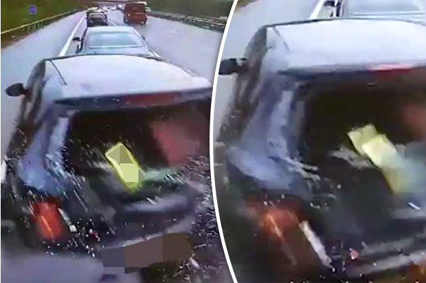 Camion non frena e distrugge tre auto in fila